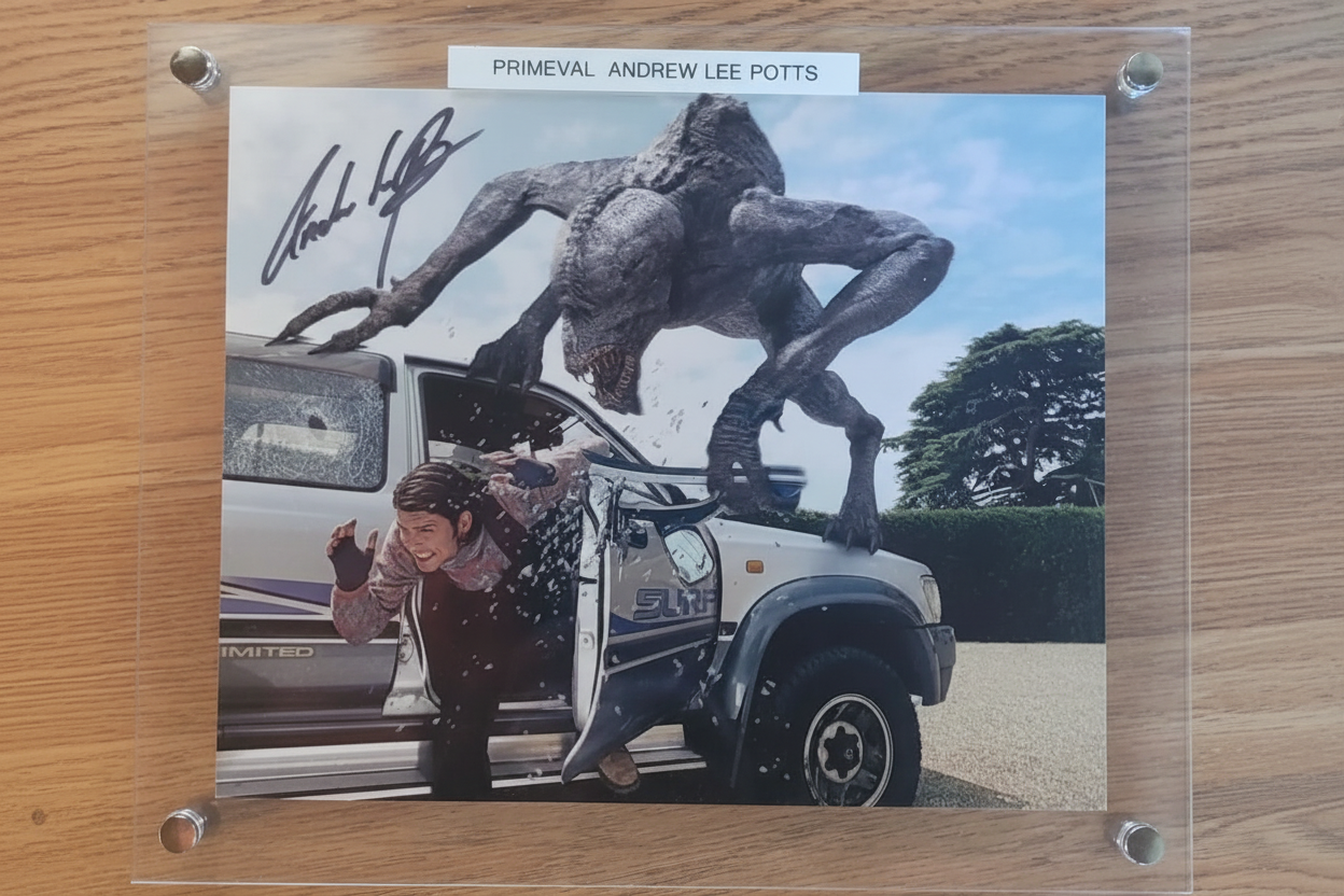 Andrew Lee Potts, Primeval, Fotografía, Firmada