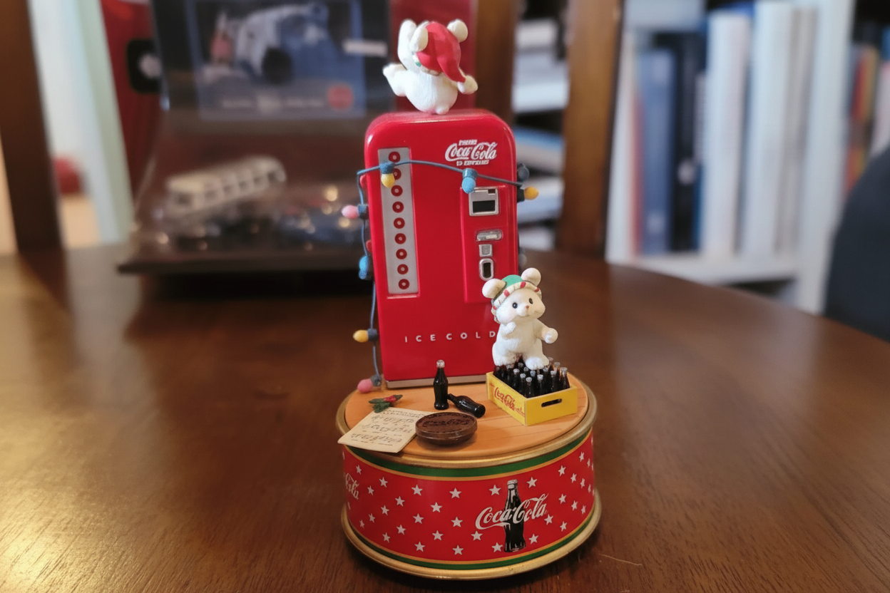 Lote de artículos coleccionables vintage de Coca-Cola: carteles, botellas y recuerdos